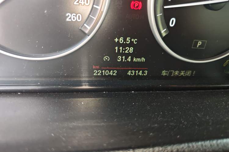 Used BMW X3 2013 xDrive20i Luxury Edition Odometer Close Up