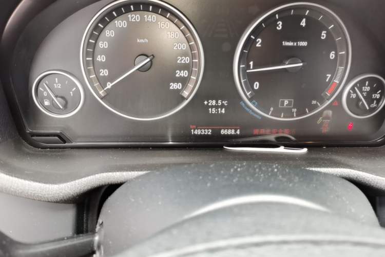 Used BMW X3 2013 xDrive20i Luxury Edition Odometer Close Up
