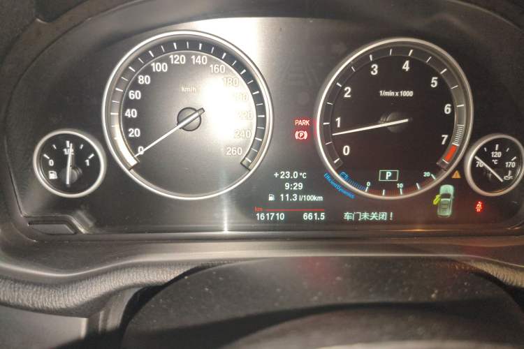 Used BMW X3 2013 xDrive20i Luxury Edition Odometer Close Up