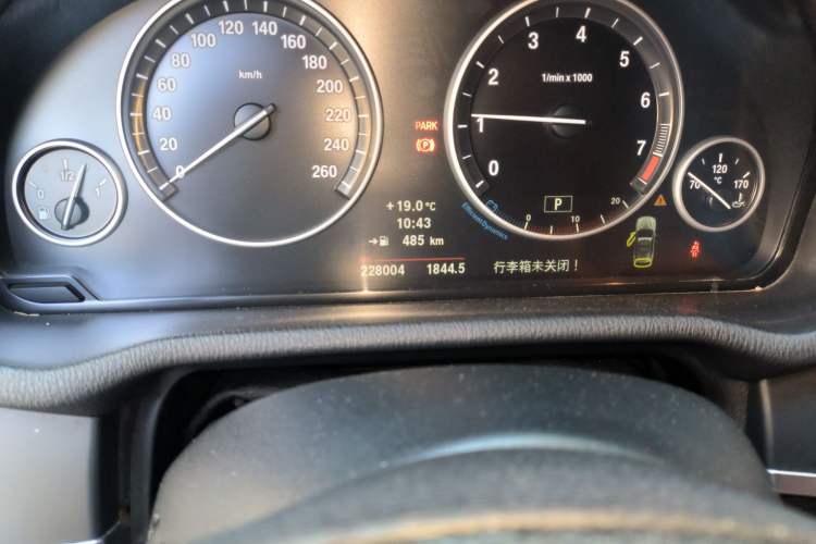 Used BMW X3 2013 xDrive20i Luxury Edition Odometer Close Up