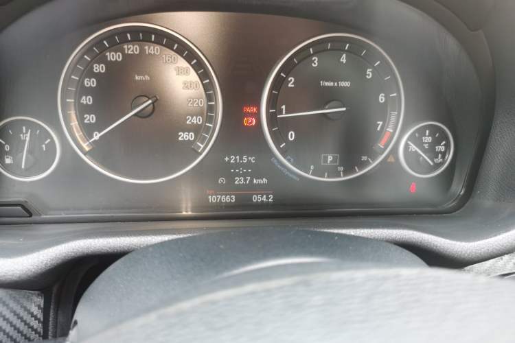 Used BMW X3 2013 Facelifted xDrive20i Luxury Edition Odometer Close Up