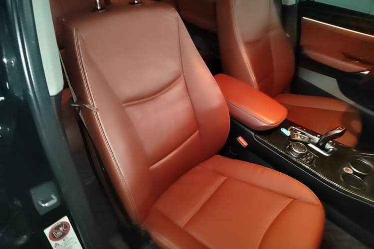 Used BMW X3 2013 Facelifted xDrive20i Luxury Edition Right Front Seat