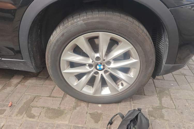 Used BMW X3 2013 Facelifted xDrive20i Luxury Edition Right Front Wheel Hub