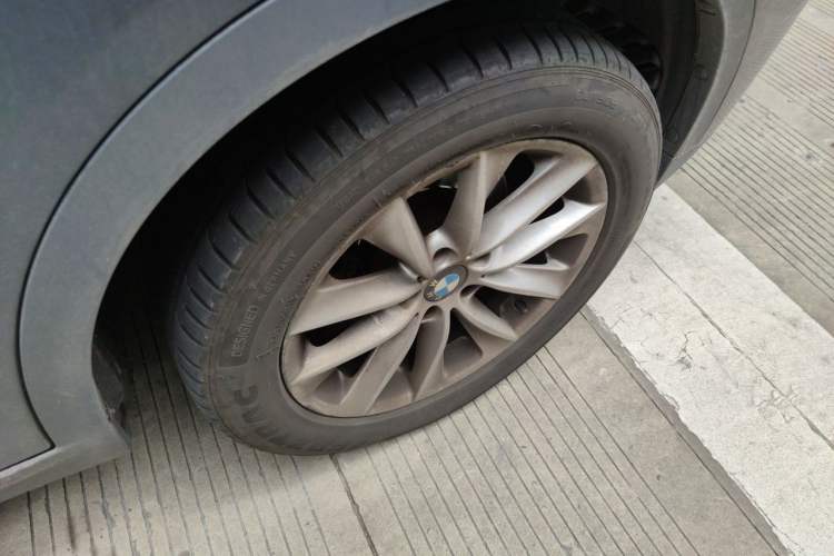Used BMW X3 2013 xDrive20i Luxury Edition Right Front Wheel Hub