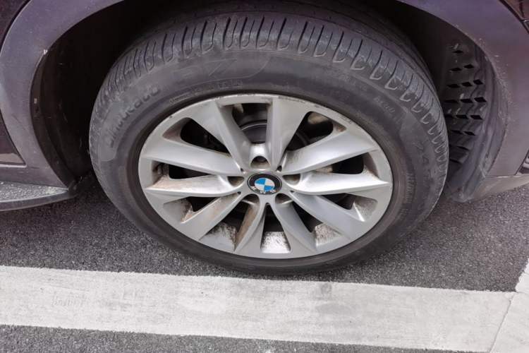 Used BMW X3 2013 xDrive20i Luxury Edition Right Front Wheel Hub