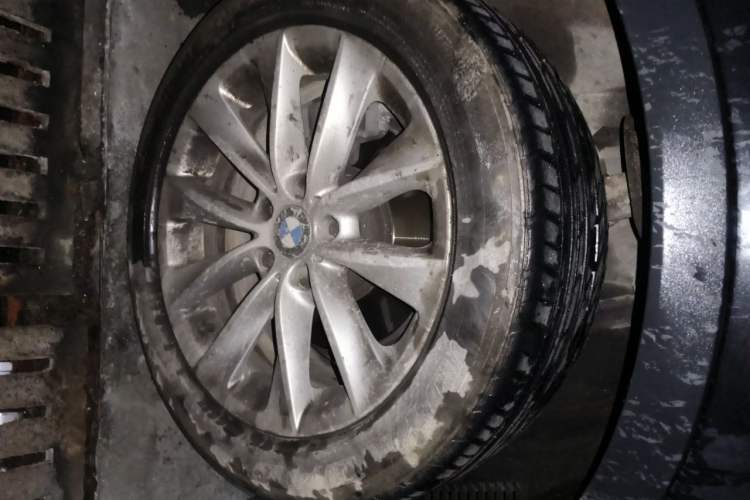 Used BMW X3 2013 Facelifted xDrive20i Luxury Edition Right Front Wheel Hub