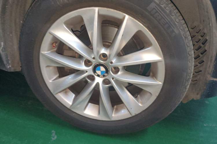 Used BMW X3 2013 xDrive20i Luxury Edition Right Front Wheel Hub