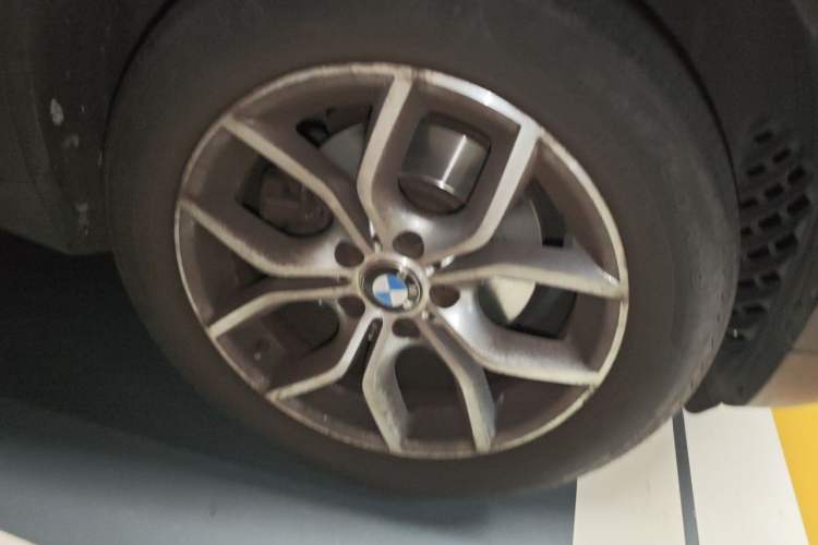 Used BMW X3 2013 Revised xDrive28i Luxury Edition Right Front Wheel Hub