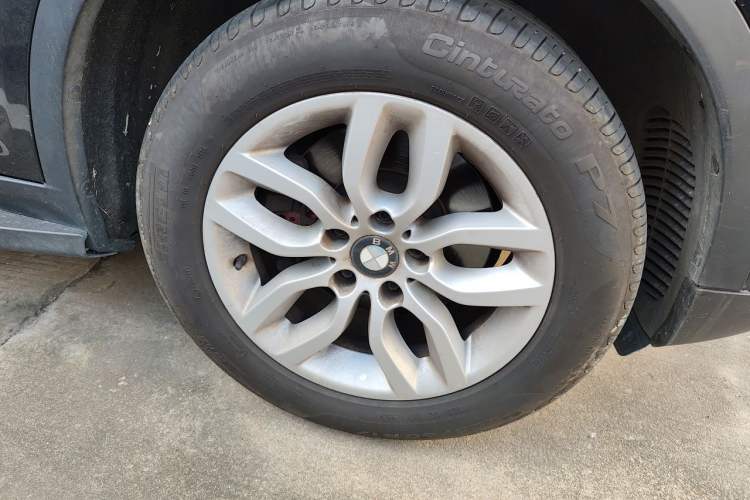 Used BMW X3 2013 Revised xDrive28i Luxury Edition Right Front Wheel Hub