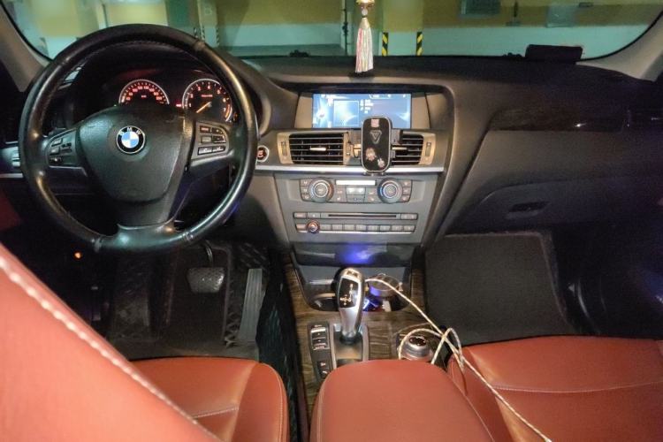 Used BMW X3 2013 Facelifted xDrive20i Luxury Edition Center Console
