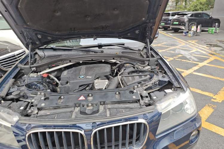 Used BMW X3 2013 Facelifted xDrive20i Luxury Edition Engine Bay Left