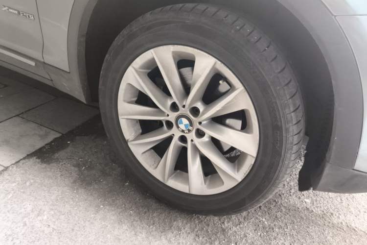 Used BMW X3 2013 xDrive20i Luxury Edition Right Front Wheel Hub