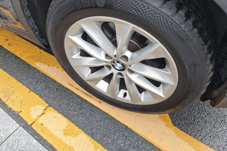 Used BMW X3 2013 Facelifted xDrive20i Luxury Edition Right Front Wheel Hub
