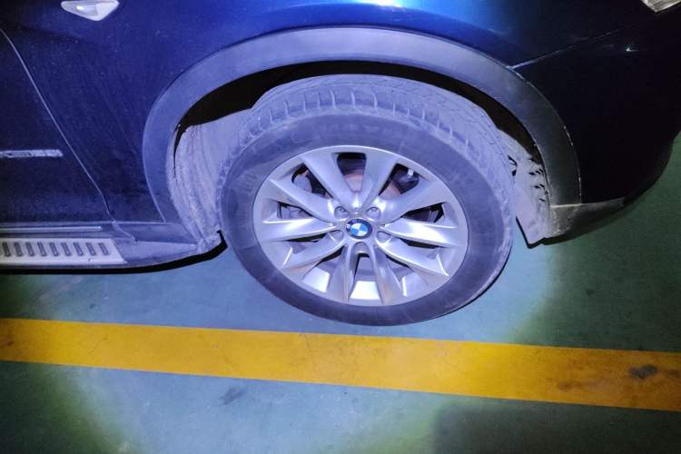 Used BMW X3 2013 Facelifted xDrive20i Luxury Edition Right Front Wheel Hub