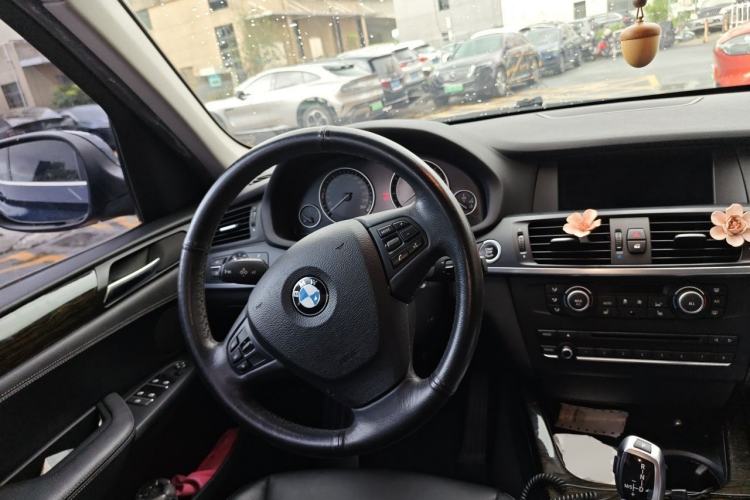 Used BMW X3 2013 Facelifted xDrive20i Luxury Edition Steering Wheel