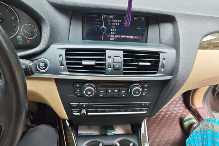 Used BMW X3 2013 xDrive20i Luxury Edition Audio And AC Panel