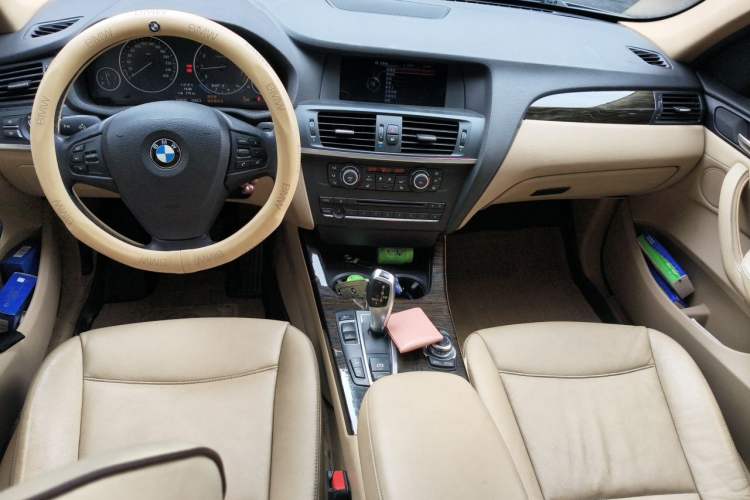 Used BMW X3 2013 Facelifted xDrive20i Luxury Edition Center Console