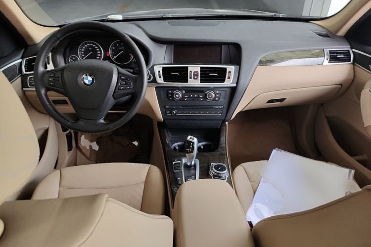 Used BMW X3 2013 xDrive20i Luxury Edition Center Console