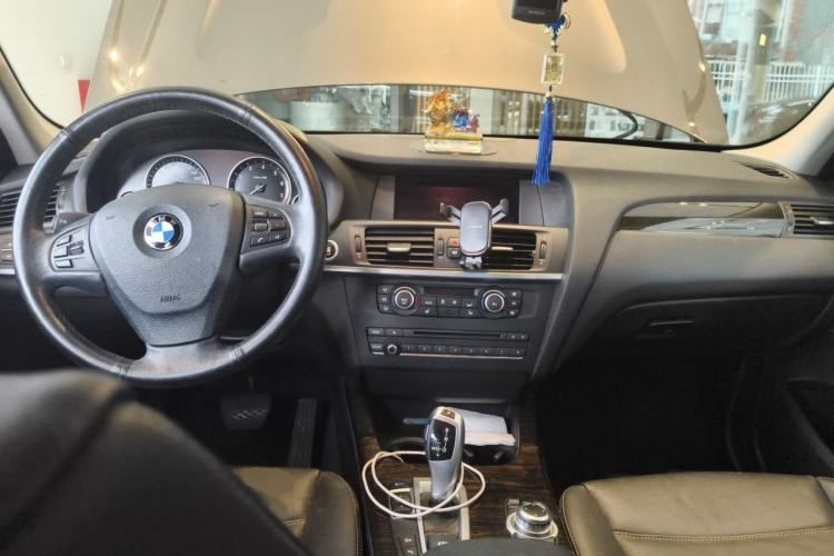 Used BMW X3 2013 xDrive20i Luxury Edition Center Console