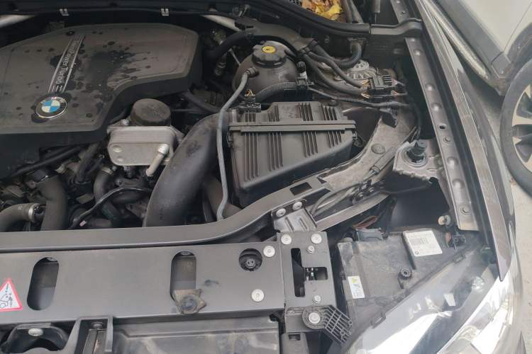 Used BMW X3 2013 xDrive20i Luxury Edition Engine Bay Left