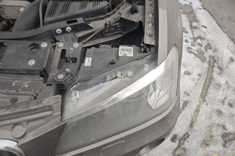 Used BMW X3 2013 Facelifted xDrive20i Luxury Edition Engine Bay Left