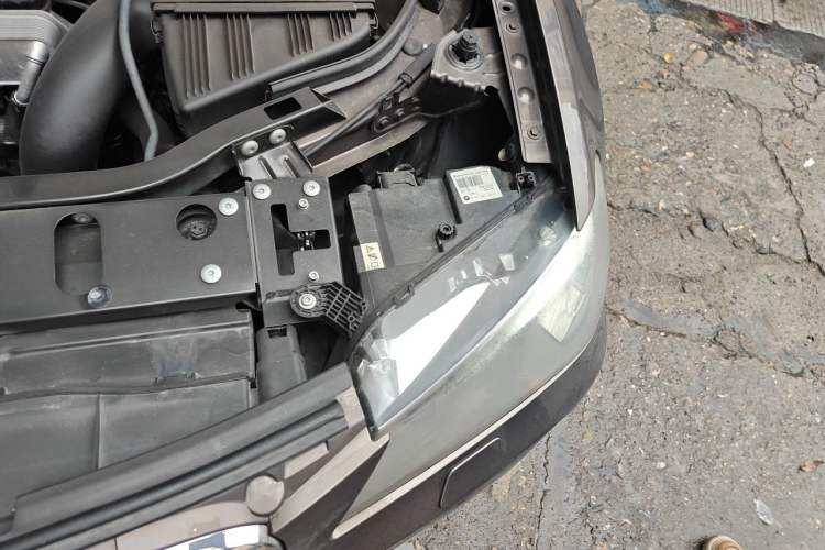 Used BMW X3 2013 xDrive20i Luxury Edition Engine Bay Left