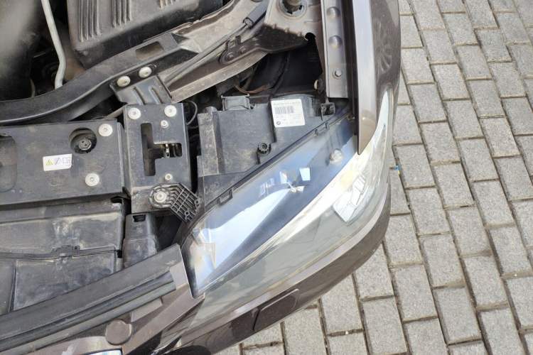 Used BMW X3 2013 xDrive20i Luxury Edition Engine Bay Left