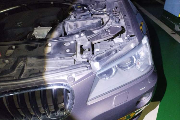 Used BMW X3 2013 Facelifted xDrive20i Luxury Edition Engine Bay Left