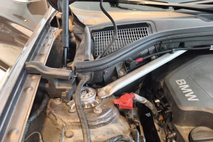 Used BMW X3 2013 xDrive20i Luxury Edition Engine Bay Right