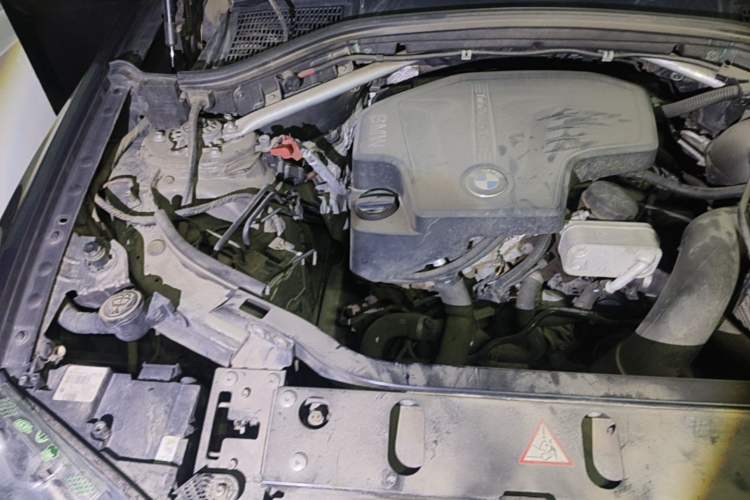 Used BMW X3 2013 Facelifted xDrive20i Luxury Edition Engine Bay Right