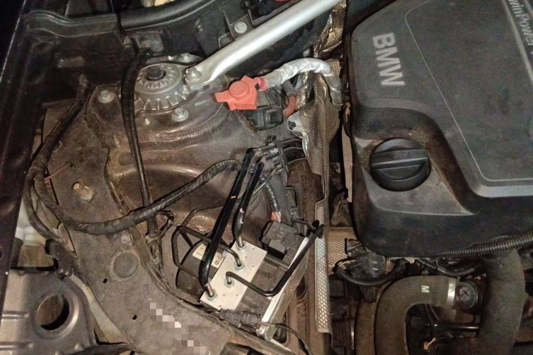 Used BMW X3 2013 Revised xDrive28i Luxury Edition Engine Bay Right