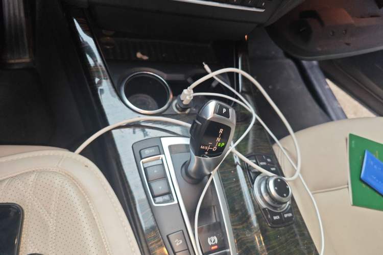 Used BMW X3 2013 Facelifted xDrive20i Luxury Edition Gear Lever