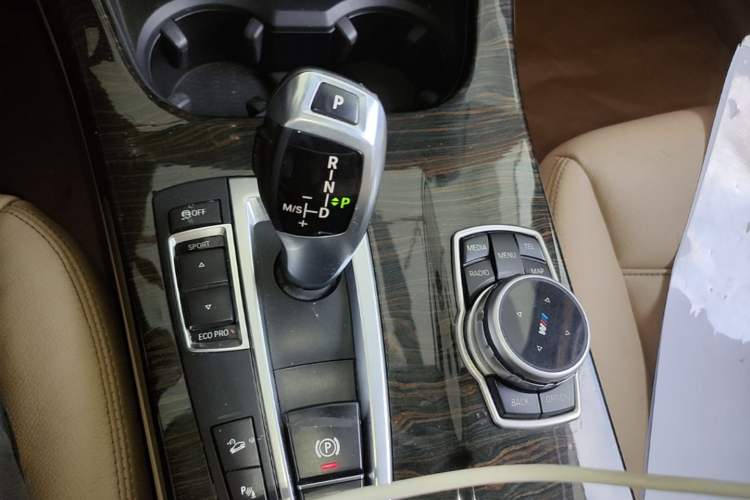 Used BMW X3 2013 xDrive20i Luxury Edition Gear Lever