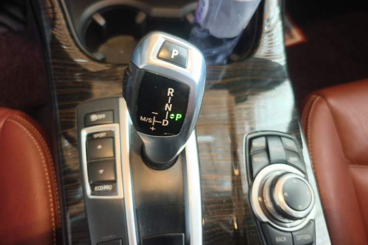 Used BMW X3 2013 Facelifted xDrive20i Luxury Edition Gear Lever