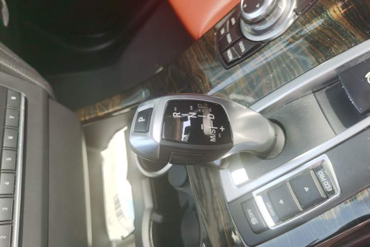 Used BMW X3 2013 Facelifted xDrive20i Luxury Edition Gear Lever