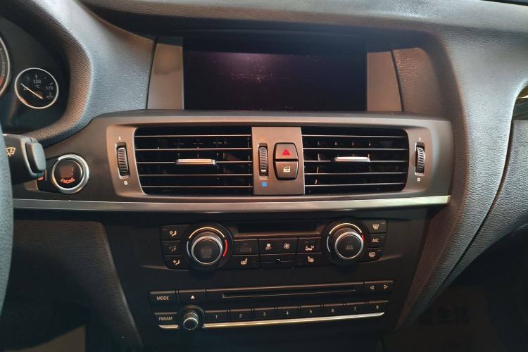 Used BMW X3 2013 Facelifted xDrive20i Luxury Edition Interior 4