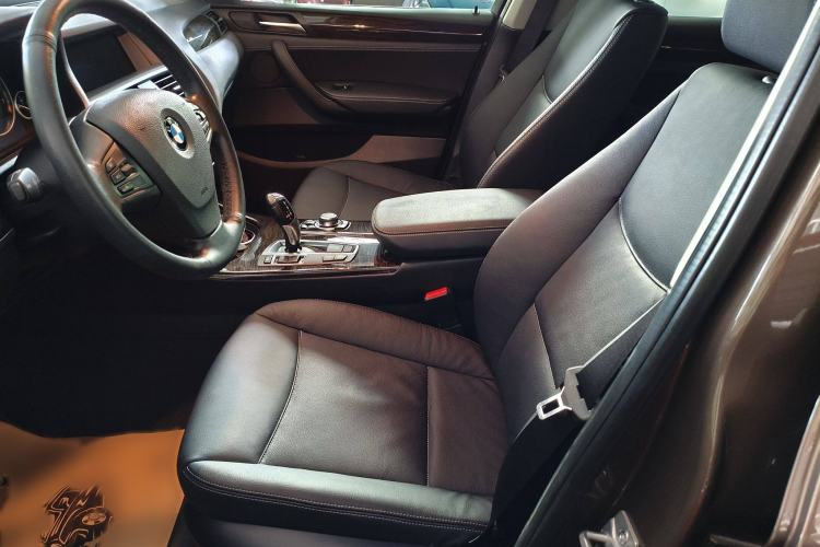 Used BMW X3 2013 Facelifted xDrive20i Luxury Edition Interior 6