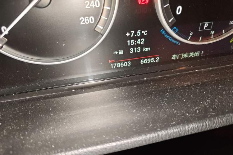 Used BMW X3 2013 xDrive20i Luxury Edition Odometer Close Up