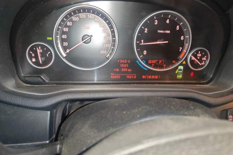 Used BMW X3 2013 xDrive20i Luxury Edition Odometer Close Up