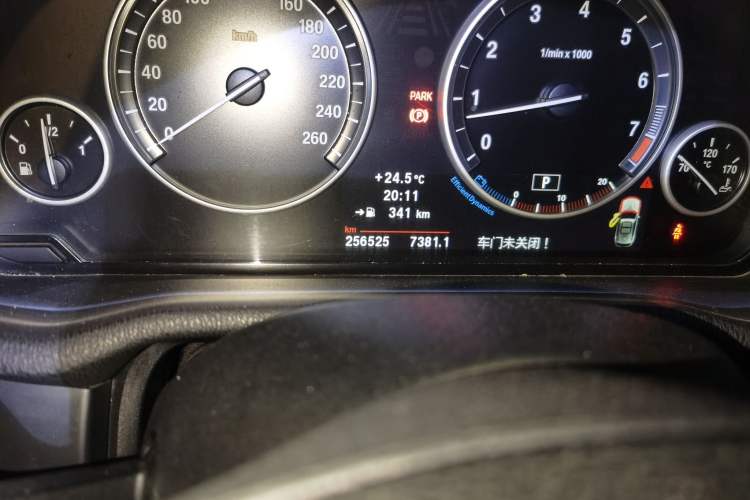 Used BMW X3 2013 xDrive28i Leading Model Odometer Close Up