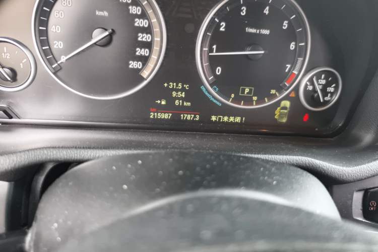 Used BMW X3 2013 Facelifted xDrive20i Luxury Edition Odometer Close Up