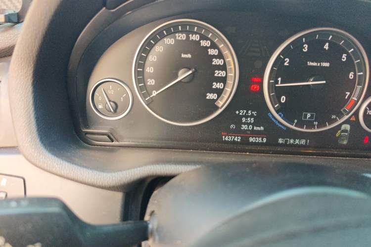 Used BMW X3 2013 xDrive20i Luxury Edition Odometer Close Up