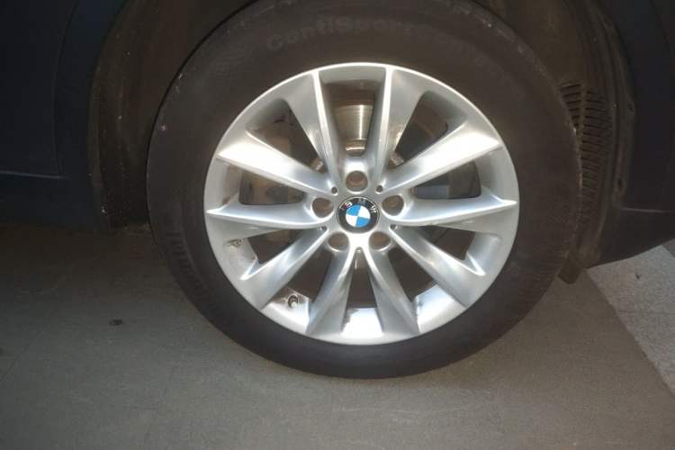 Used BMW X3 2013 Facelifted xDrive20i Luxury Edition Right Front Wheel Hub