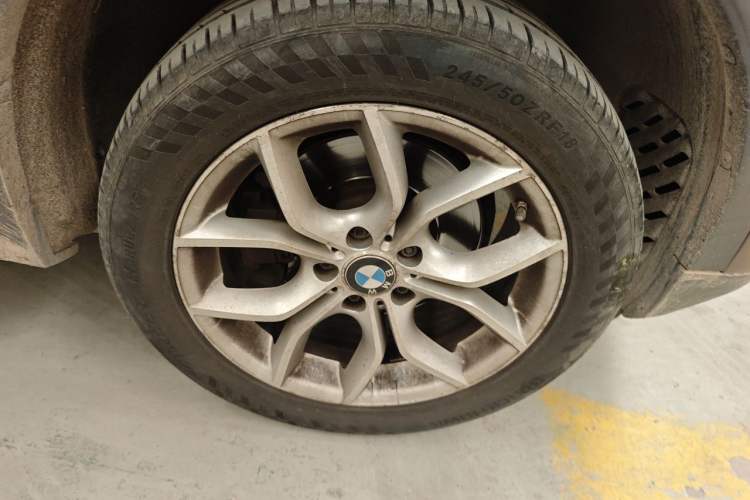 Used BMW X3 2013 xDrive28i Luxury Model Right Front Wheel Hub
