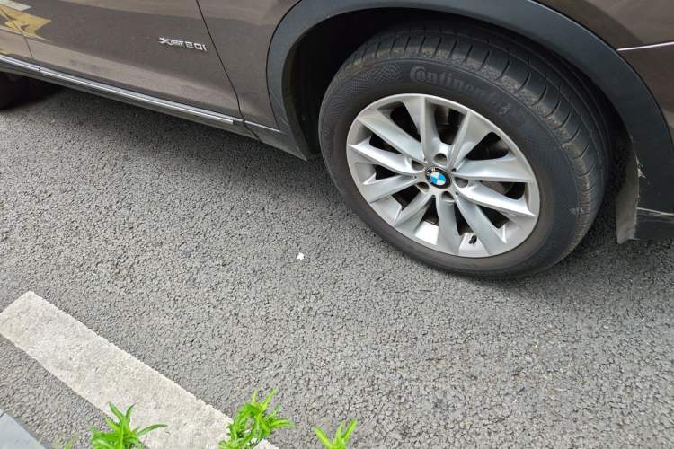 Used BMW X3 2013 xDrive20i Luxury Edition Right Front Wheel Hub