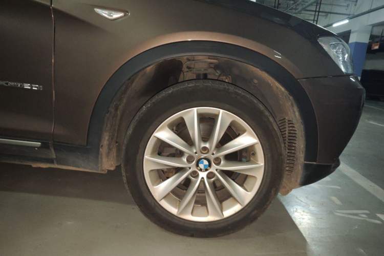 Used BMW X3 2013 Facelifted xDrive20i Luxury Edition Right Front Wheel Hub