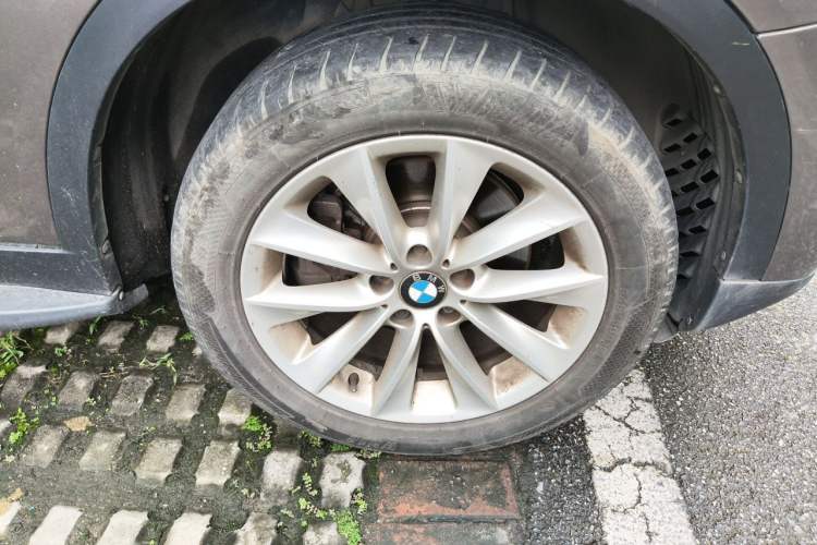 Used BMW X3 2013 Facelifted xDrive20i Luxury Edition Right Front Wheel Hub
