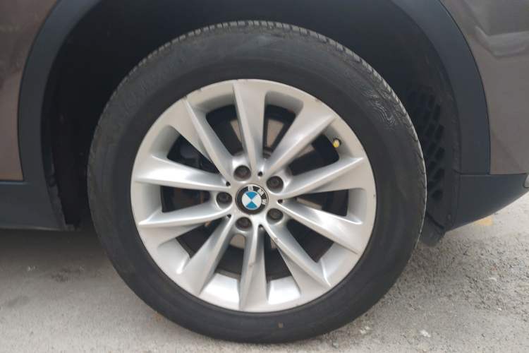 Used BMW X3 2013 xDrive20i Luxury Edition Right Front Wheel Hub
