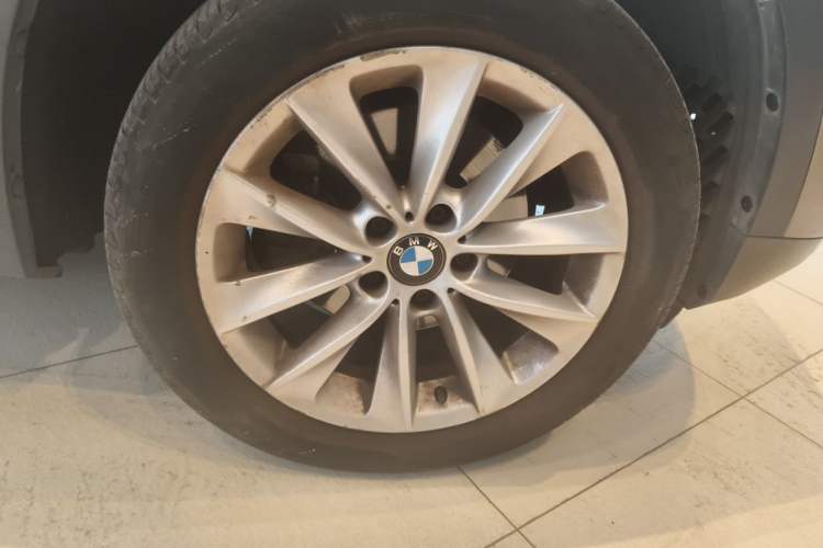 Used BMW X3 2013 xDrive20i Luxury Edition Right Front Wheel Hub