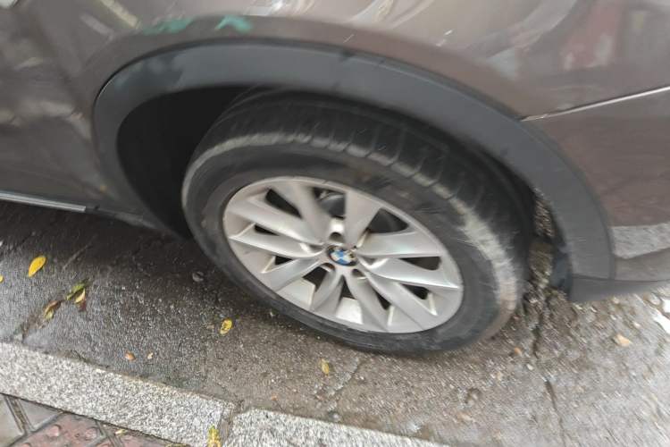 Used BMW X3 2013 xDrive20i Luxury Edition Right Front Wheel Hub